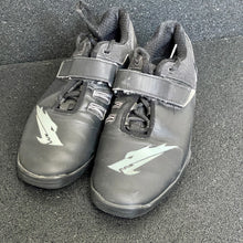 Load image into Gallery viewer, Velaasa Strake Olympic Weightlifting Shoe  - Black M&#39;s US6 / W&#39;s US7.5 (Pre-owned)
